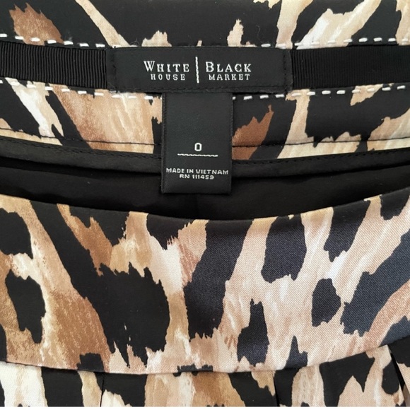 WHBM Satin Pleated Animal Print Skirt w/ Pockets, size 0 - Picture 3 of 5